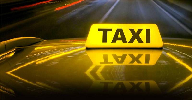 صفرو..الساكنة تطالب عامل الإقليم بالتدخل لإنهاء فوضى سيارات الأجرة الصغيرة