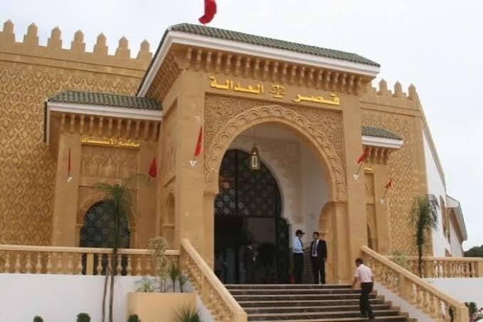 ابتدائية فاس تحكم بالسجن شهرين حبسا نافذا على موظفة جماعية بتاونات بتهمة الرشوة