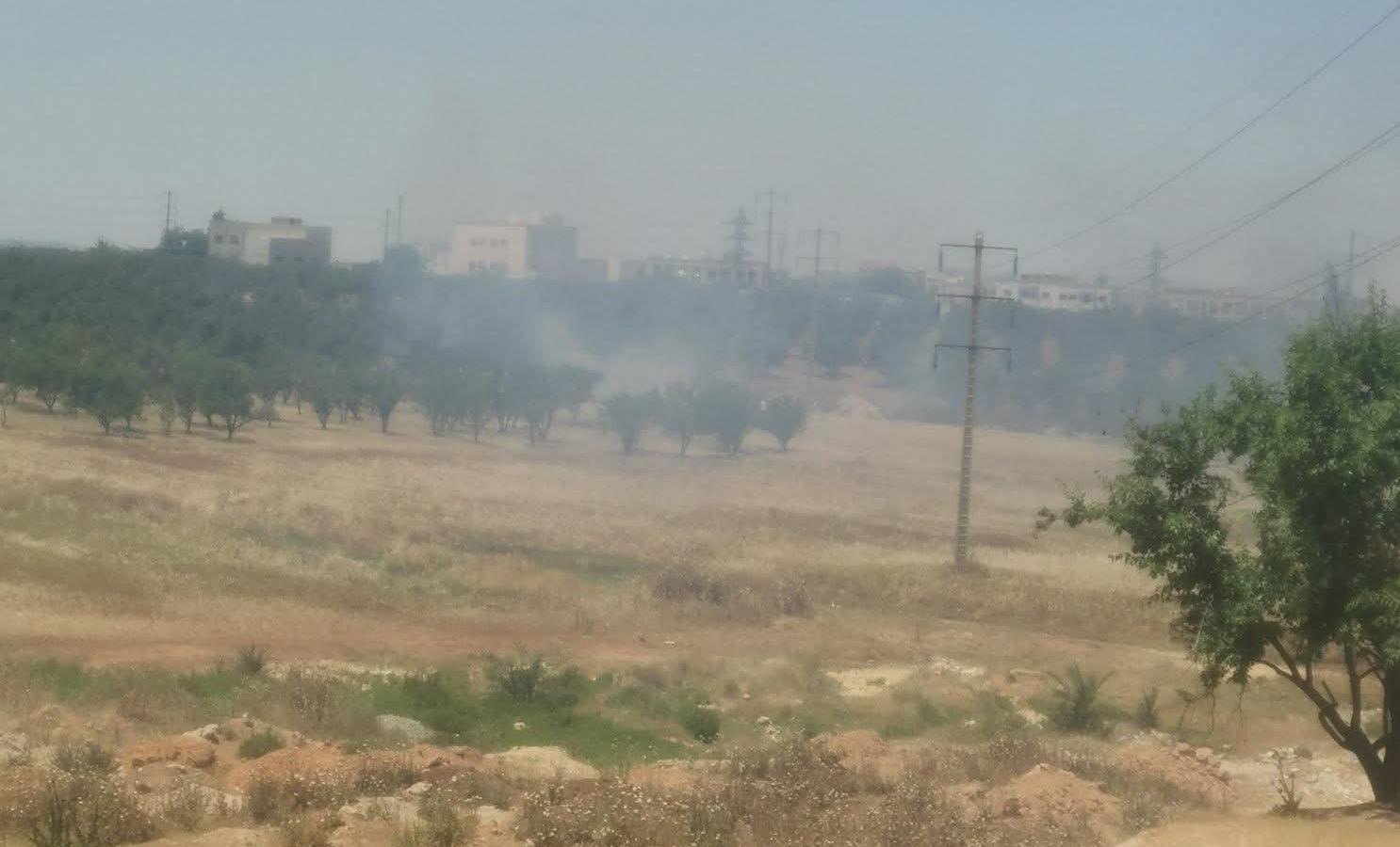 عين الشقف..اندلاع حريق بأحد الحقول برأس الماء و الساكنة تتدخل