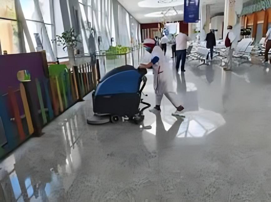 فاس..27 عامل نظافة بمطار فاس سايس يواجهون شبح البطالة مطلع يناير المقبل