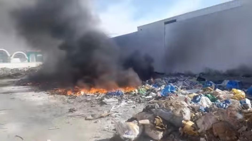 فاس.. حرائق النفايات  تؤرق ساكنة حي المسيرة بزواغة