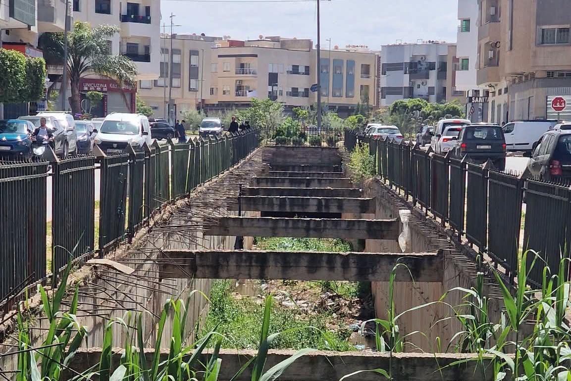 فاس..واد طريق عين الشقف  نقطة سوداء تهدد جمالية الحي وسلامة الساكنة