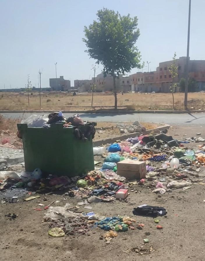 عين الشقف..أزمة النفايات تحاصر القطب الحضري رأس الماء والساكنة تطالب كمال لعفو بالتدخل