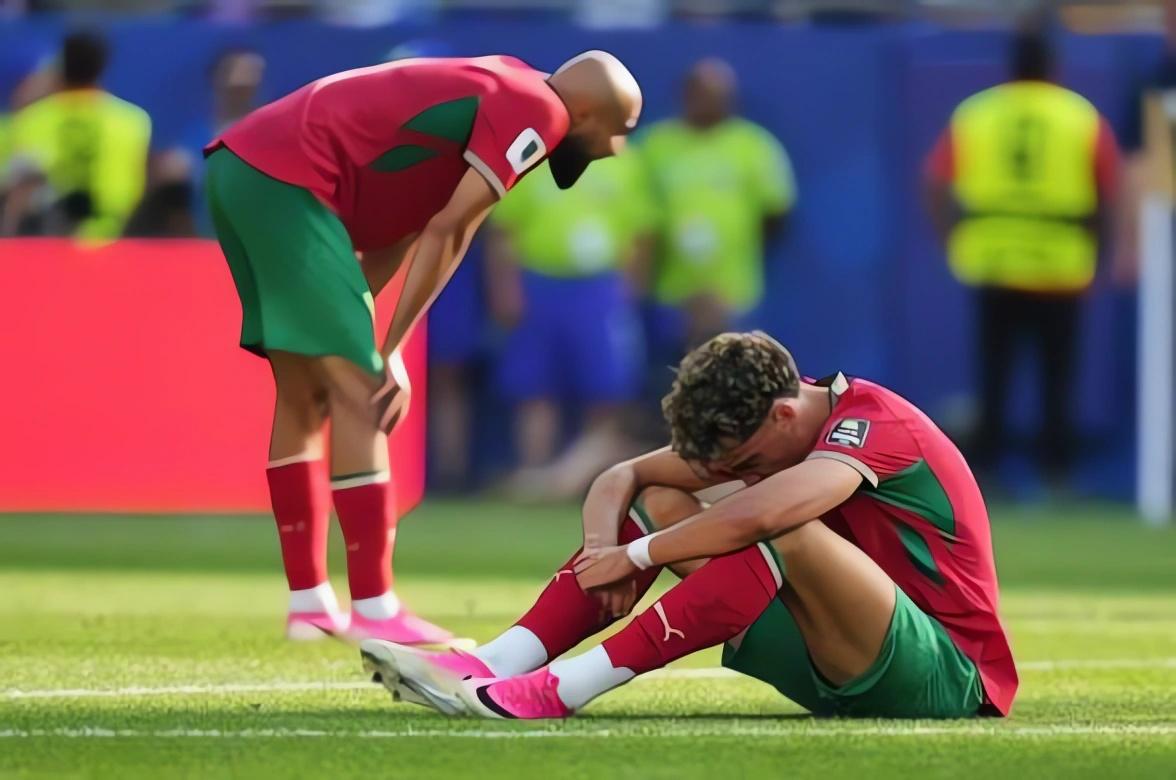 النيابة العامة تحقق مع 4 أشخاص من بينهم مؤثرون إثر اتهام أسود الأطلس بالخيانة والتآمر إثر الهزيمة ضد المنتخب الفرنسي