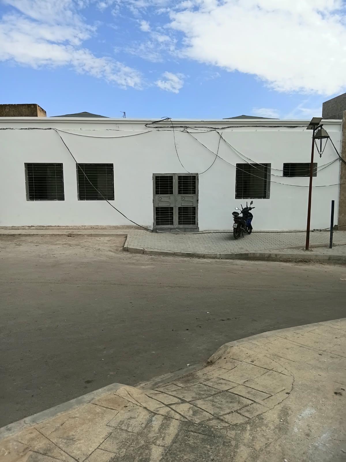 فاس..بطئ أشغال صيانة مستوصف البوعنانية بالمدينة العتيقة لأكثر من عامين يفاقم معاناة المرضى ومطالب بالإسراع بفتحه