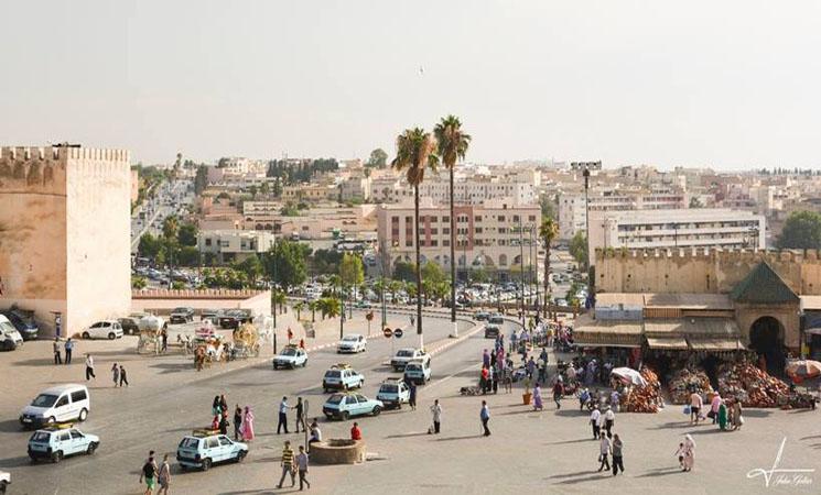 مكناس..الوعود الجاهزة واللقاءات و الولائم تجتاح المدينة مع اقتراب الانتخابات