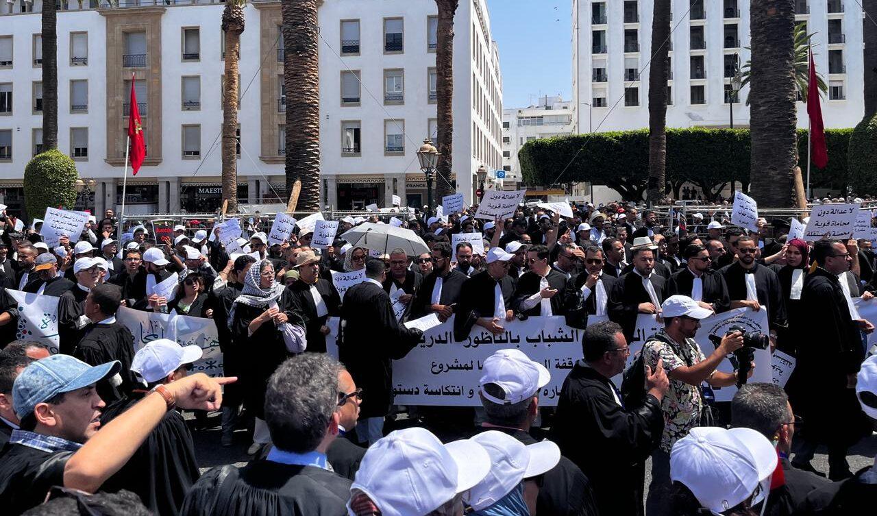 المحامون الشباب بالمغرب بين نار الضائقة المالية وقرار التصعيد المهني